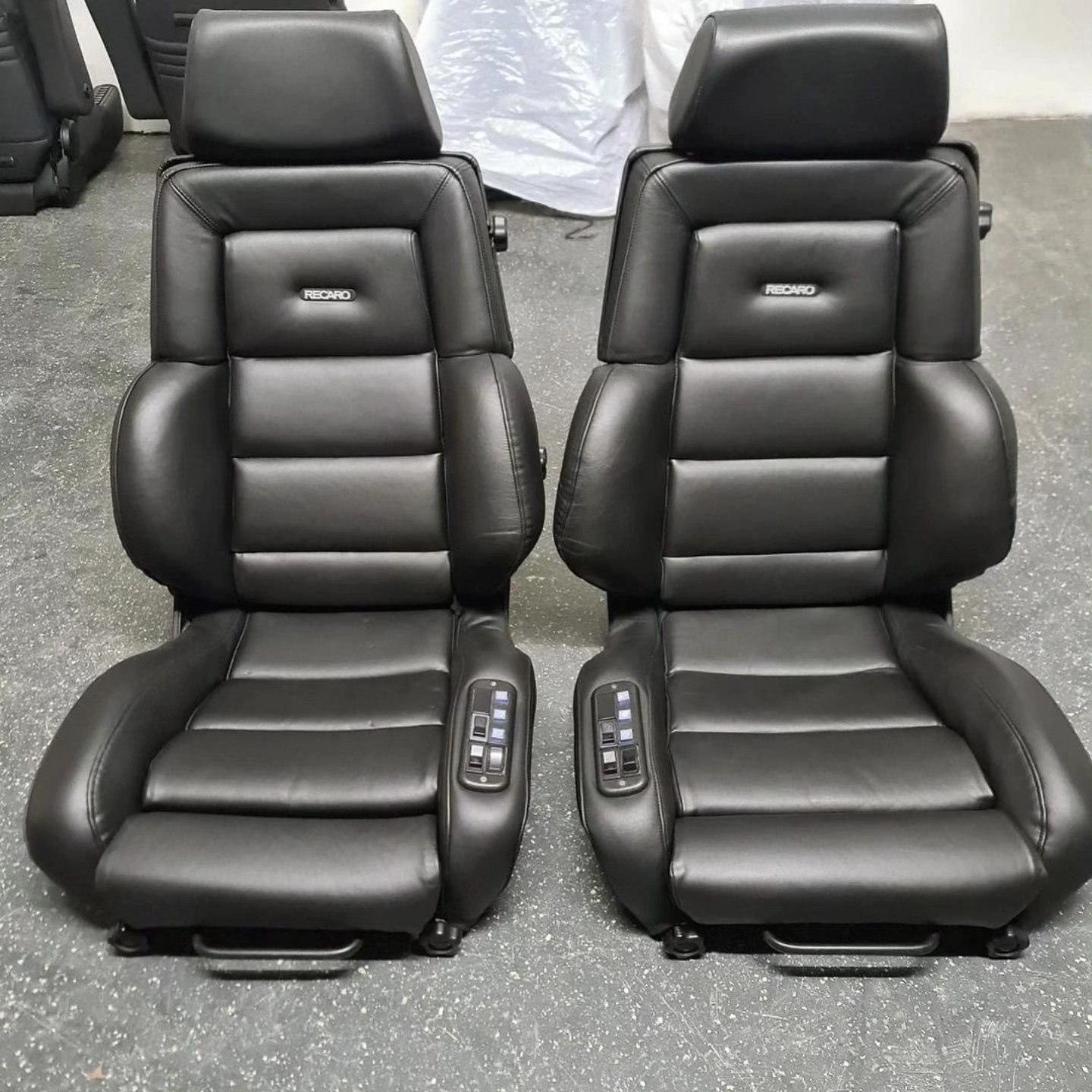 Recaro Classic C Seats & AMG Italvolanti M40 Steering Wheel - Image 4
