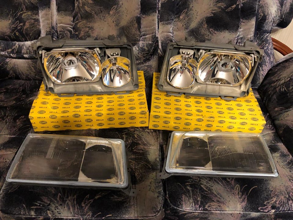 W124 E500 Hella Headlights - Image 10