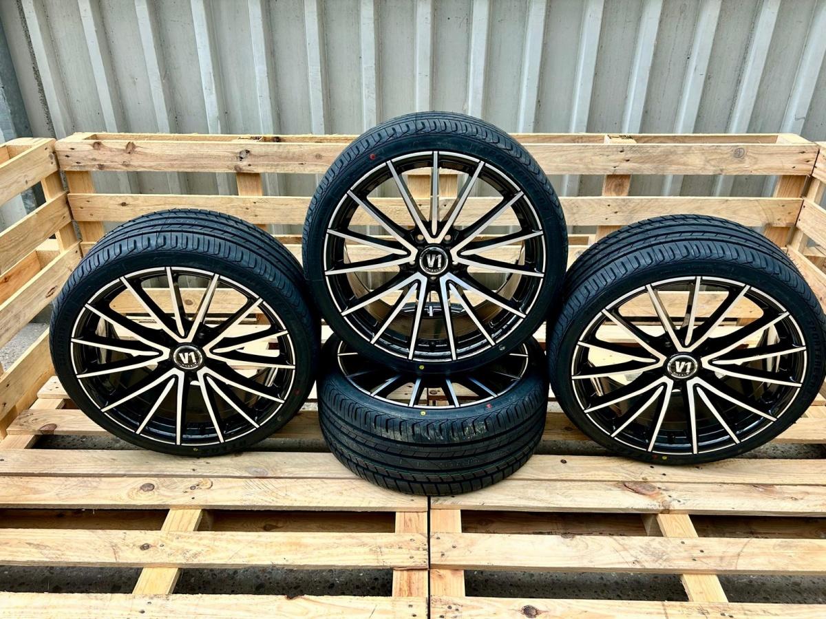 V1 Wheels V2 – 18" All-Season Complete Wheel Set