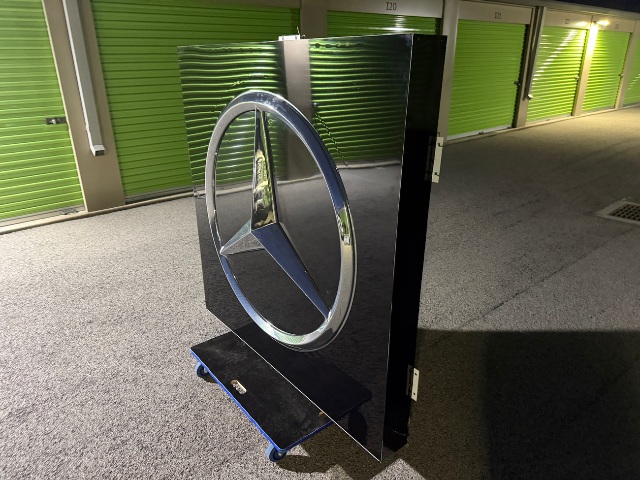 Original Mercedes-Benz Illuminated Dealer Logo Sign - Image 7