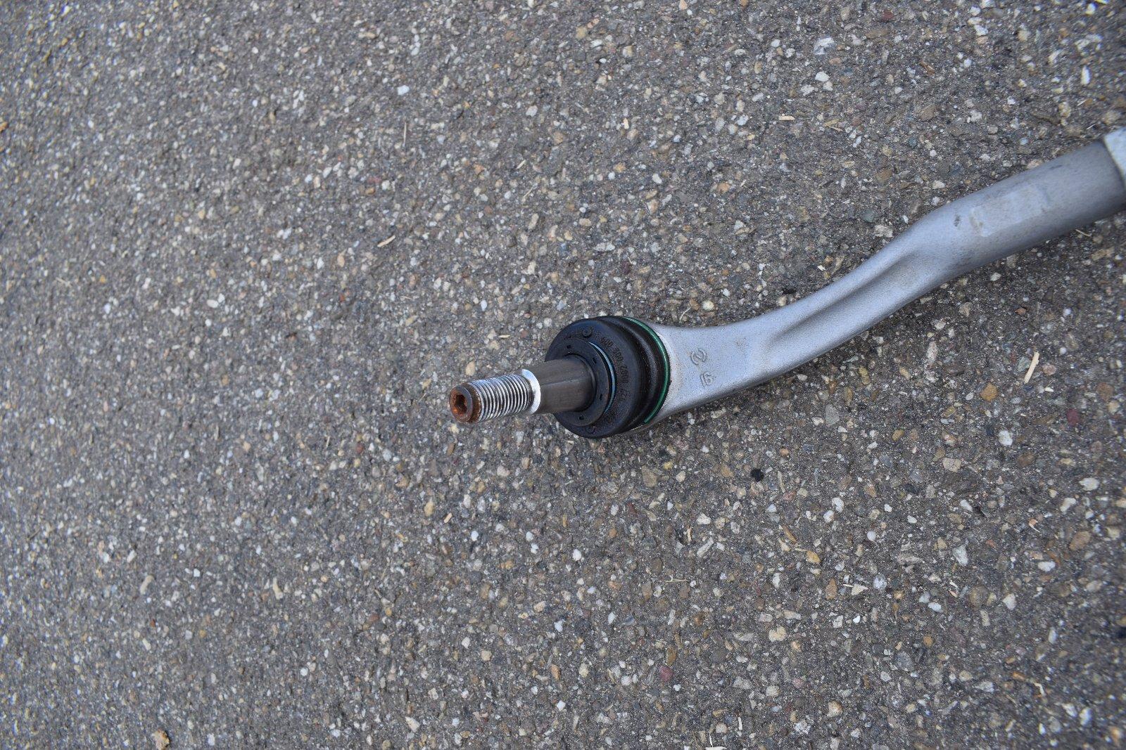 Genuine Mercedes W907 Steering Gear - Image 2