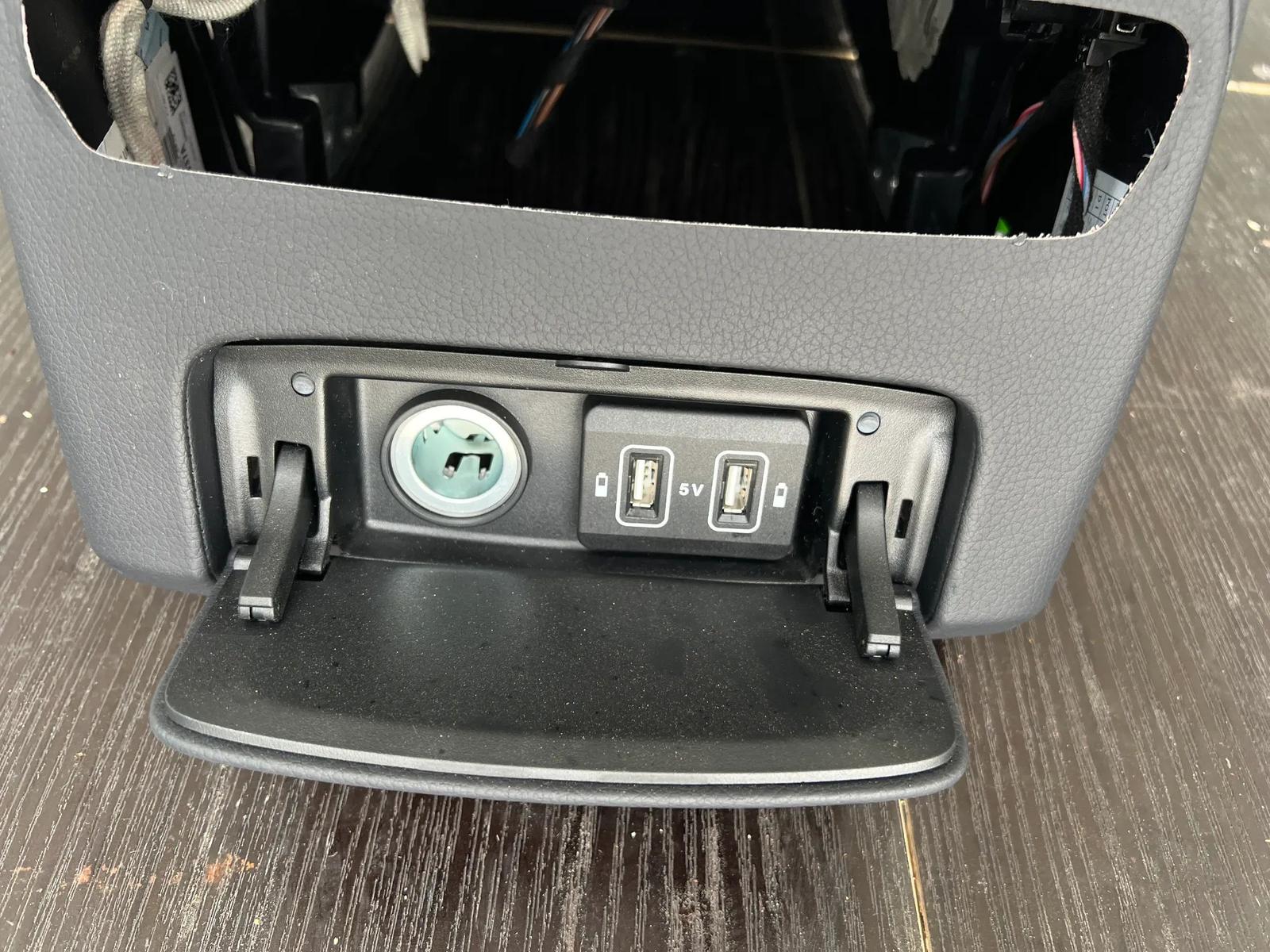 Mercedes-Benz S-Class W222 Center Console - Image 12