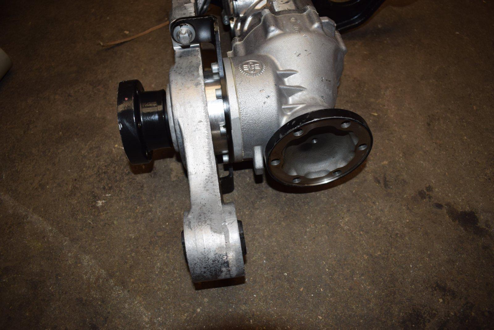 Mercedes-Benz W639 Vito / Viano 4x4 Rear Axle Differential - Image 7