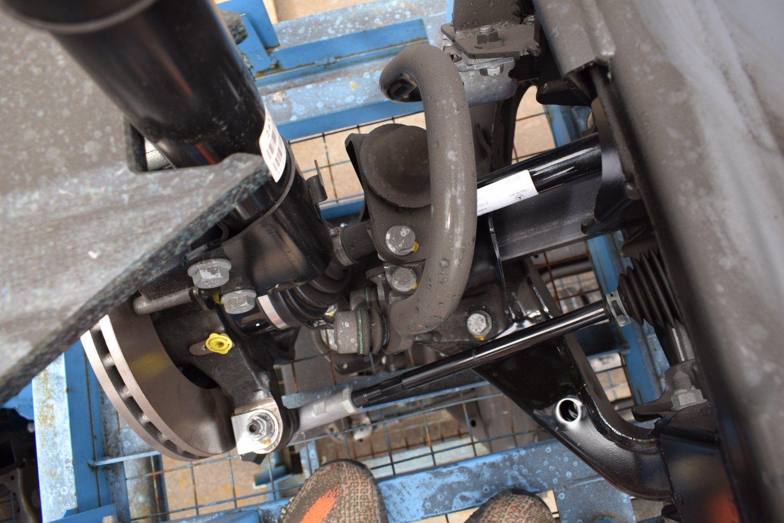 Mercedes Sprinter W907 Front Axle - Image 10
