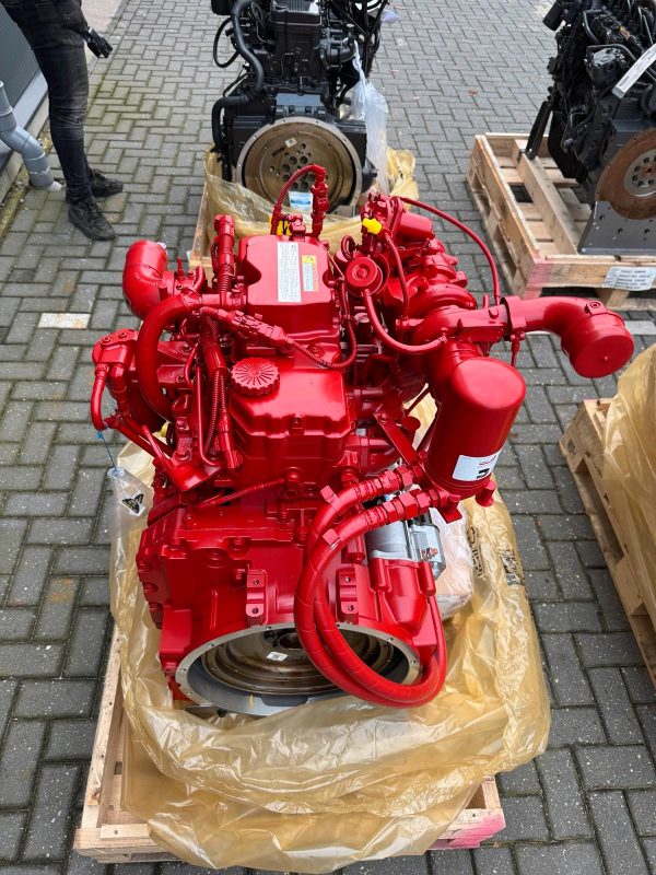 Cummins QSB4.5 engine - Genuine Mercedes-Benz Parts