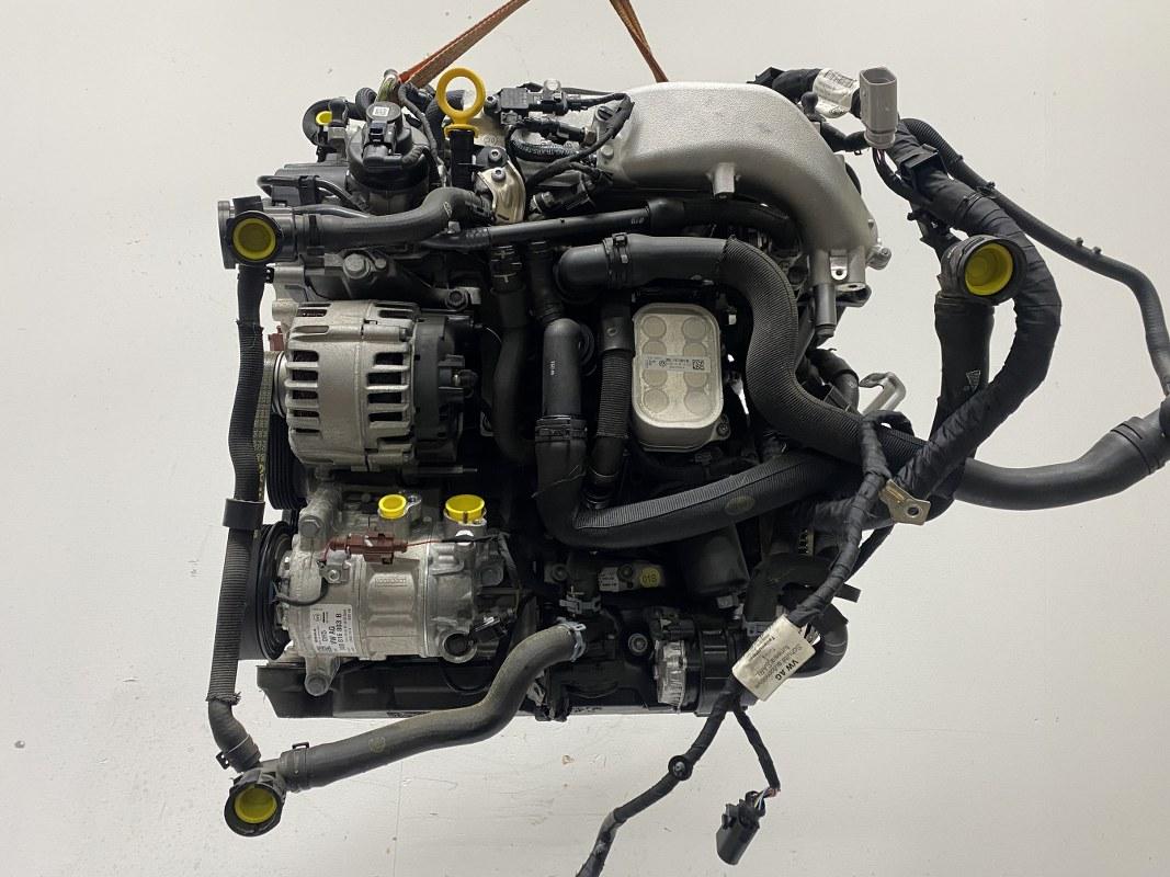 VW GOLF VIII 2.0 TDI ENGINE - Image 4